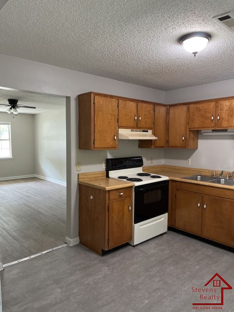 Building Photo - 181 East Ave