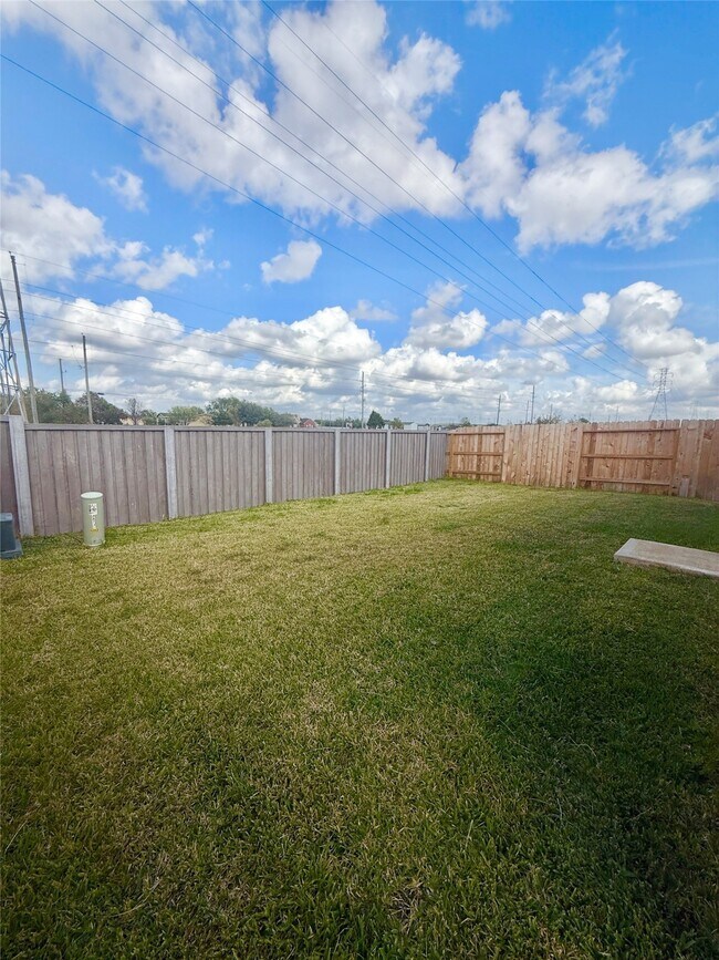 Building Photo - 28730 Texas Plns Dr