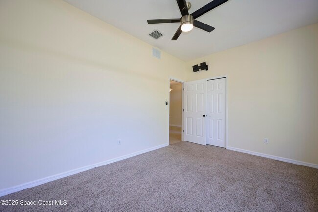 Building Photo - 9086 107th Ct