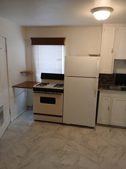 Building Photo - 558 Dameron Dr
