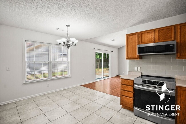 Building Photo - 2 Pelican Cir
