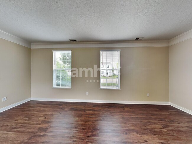 Building Photo - 7233 Hillmont Dr
