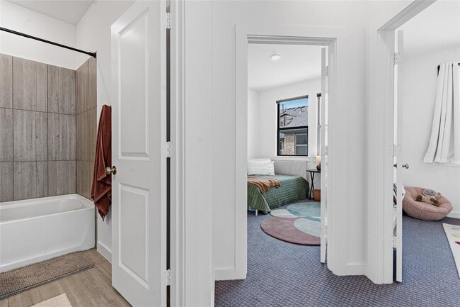 Building Photo - 233 Bridgewater Ave