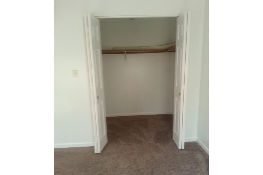 Building Photo - 6073 Delaware Dr
