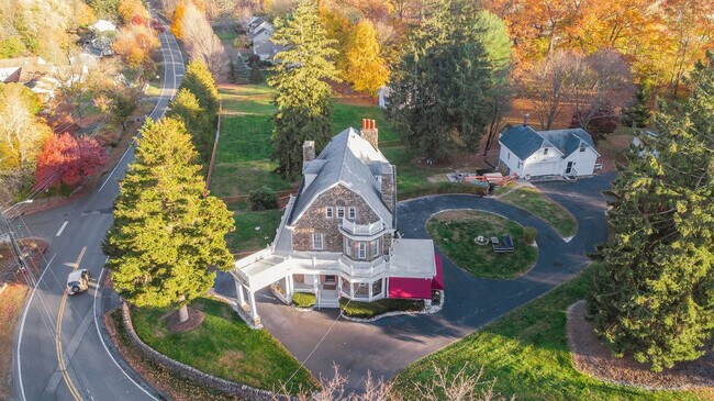 Building Photo - 64 Montebello Rd