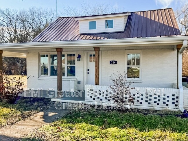 Primary Photo - 216 Miller St