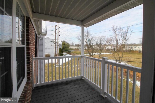 Building Photo - 605 Himes Ave