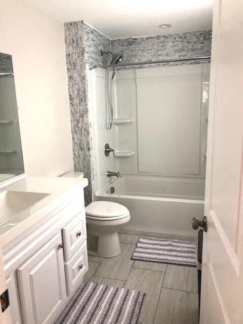 Building Photo - 25 Worsted St