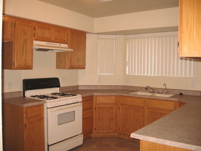 Building Photo - Mountain View