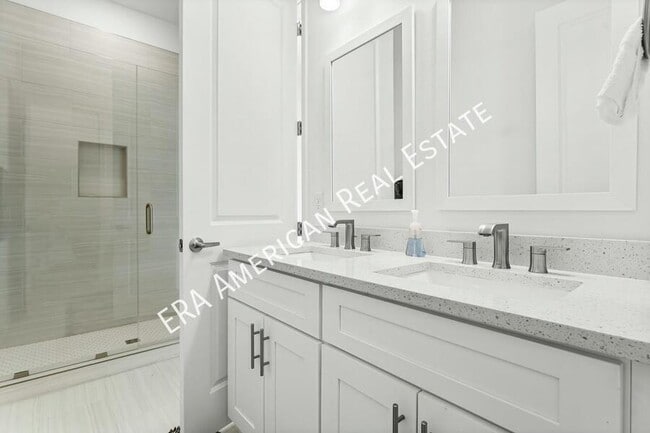 Building Photo - 22 Kara Lake Dr