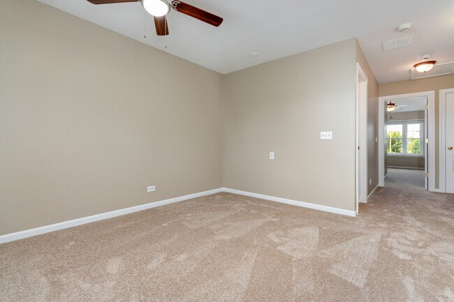 Building Photo - 2316 Highland Ct
