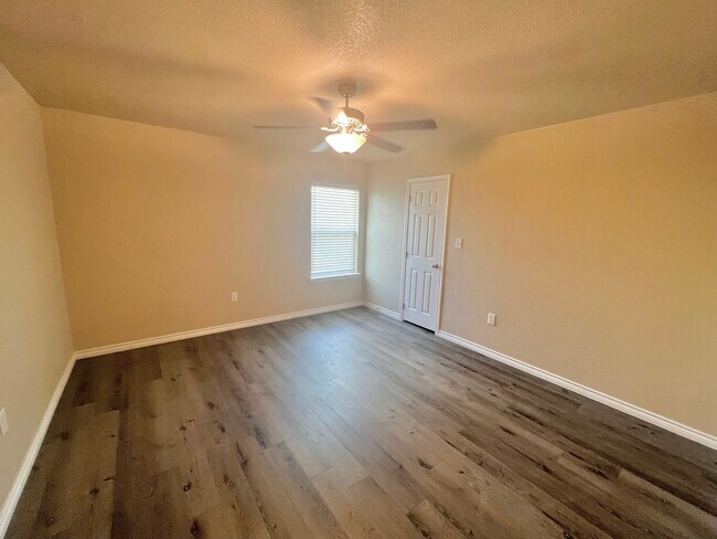 Building Photo - Cute 3 Bed Duplex in Temple!