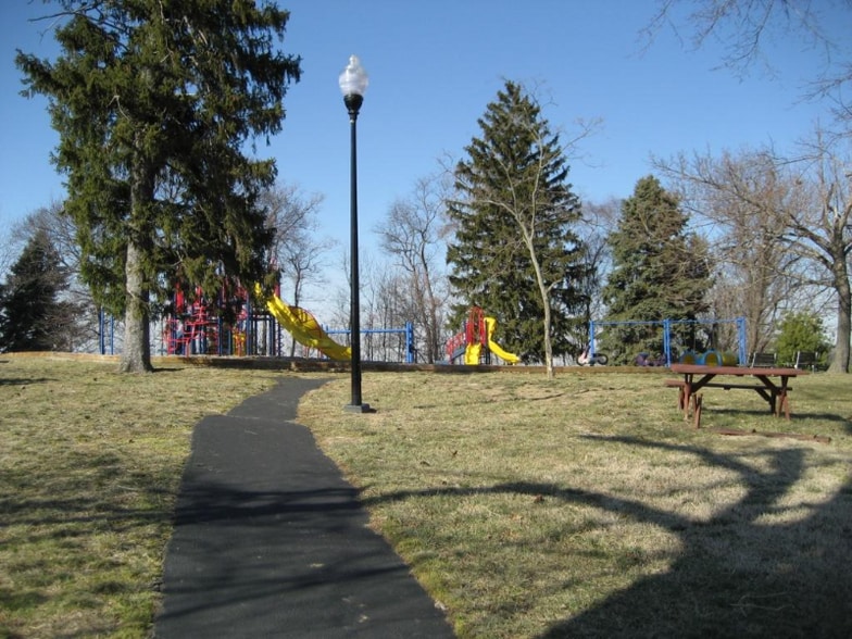 Building Photo - 2620 Tor Ct