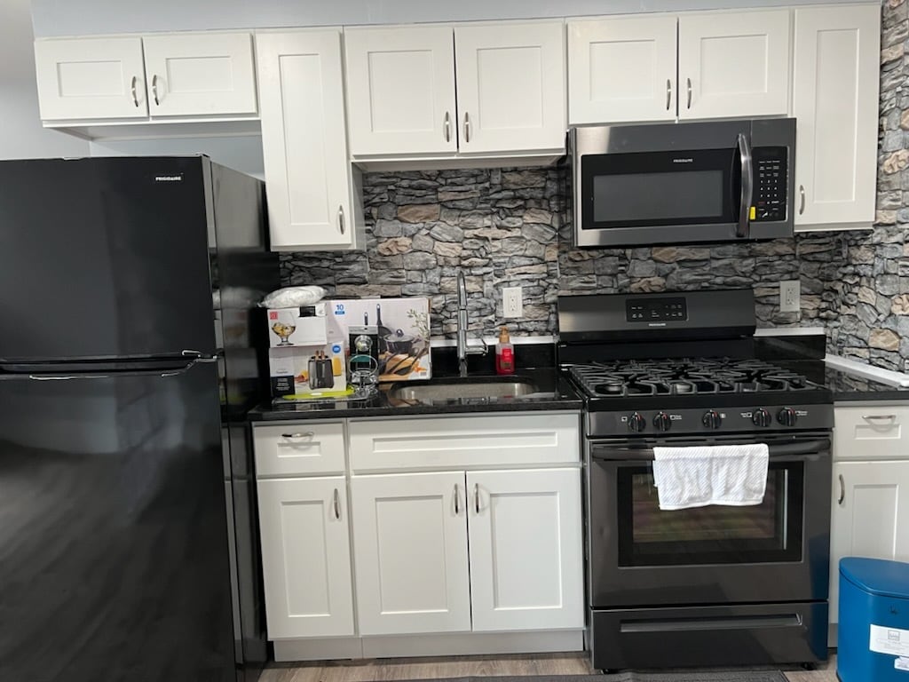 Building Photo - 8 Hecla St