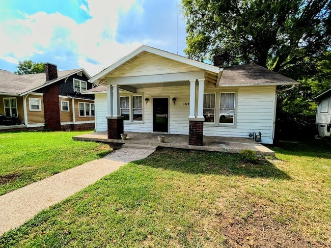 Building Photo - 1336 Pennock Ave
