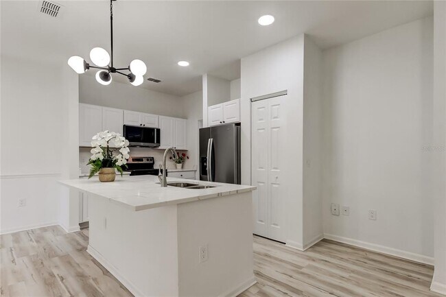 Building Photo - 2107 Portofino Pl