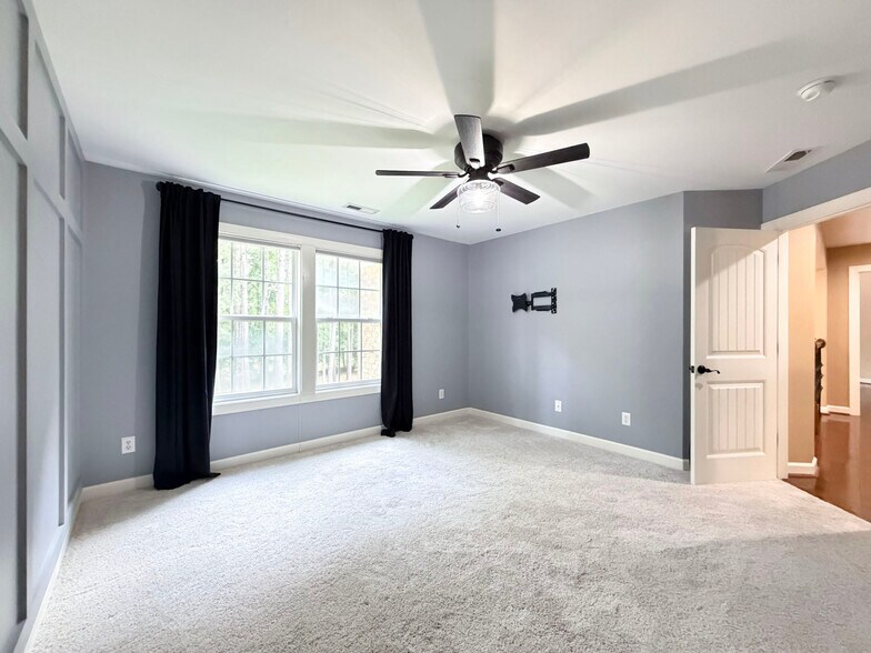 Building Photo - 5604 Pine Rock Ct