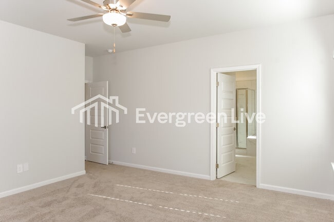 Building Photo - 14695 Mountain Strm Dr