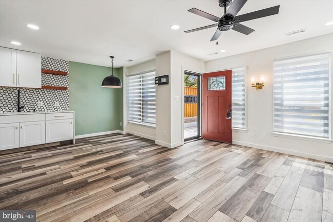 Building Photo - 6010 Sunset Ridge Ct