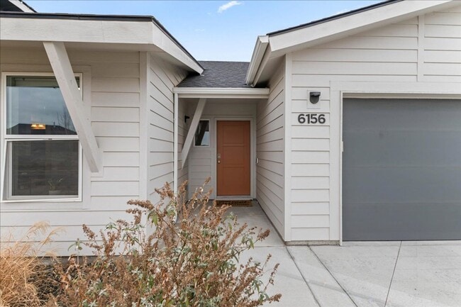 Building Photo - Single level 4bd/2ba/3 car garage Home in North Meridian