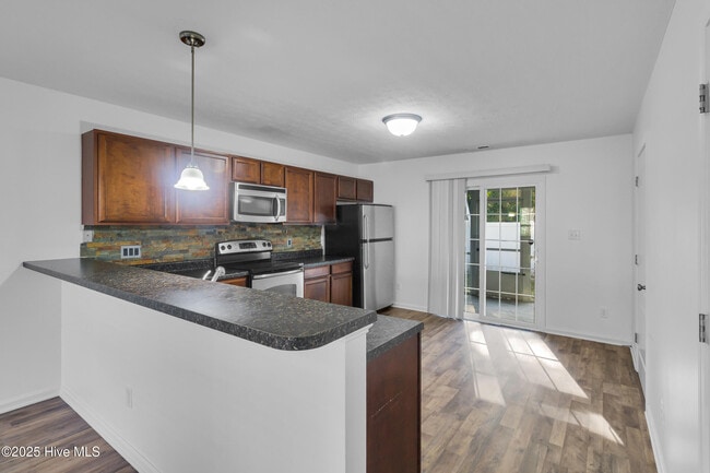 Building Photo - 308 Glen Cannon Drive