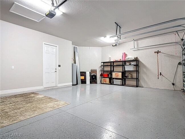 Building Photo - 10051 Spice Bush Ln