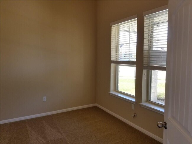 Building Photo - 1448 Brooks Way