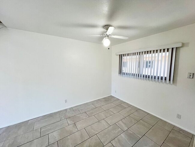 Building Photo - Spacious 2BR/1.5BA Townhome with A/C, Parking & Luxury Community Amenities