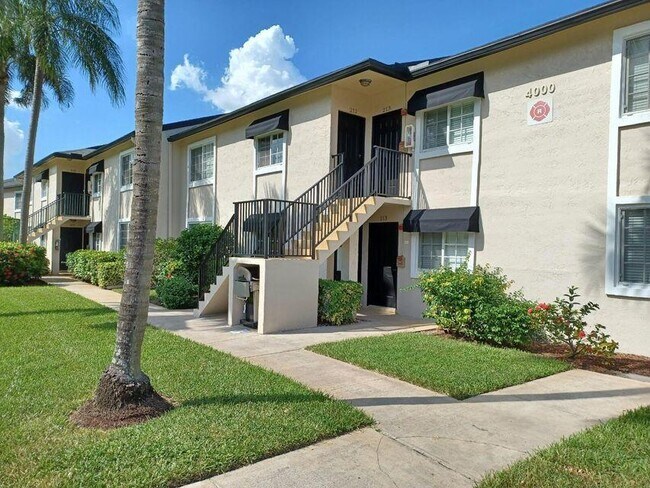 Building Photo - 4000 Crystal Lake Dr
