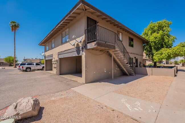 Building Photo - 4740 E Moreland St