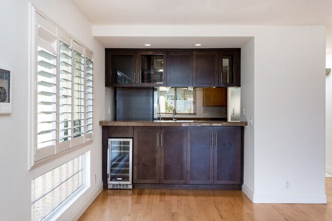Building Photo - Mission Hills Condo with Stunning Views