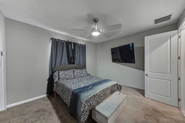 Building Photo - 295 Lake Smart Cir