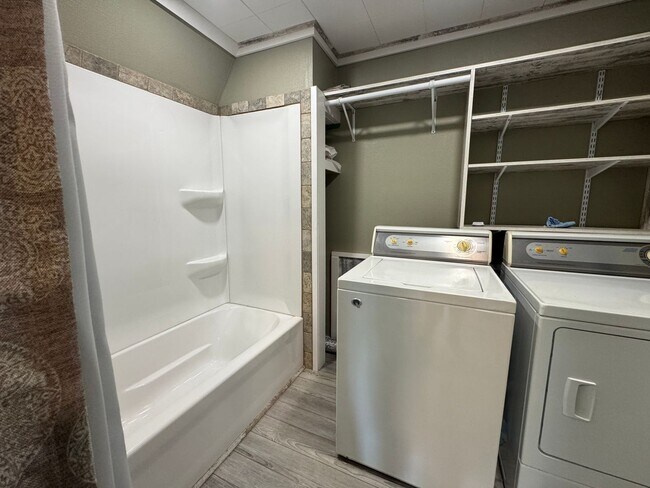 Building Photo - Cozy Tiny Home In Waynesville, MO to include utilities and WIFI!