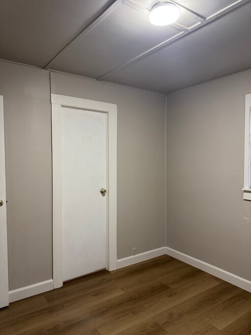 Building Photo - 134 Almond Ave