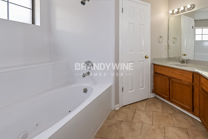 Building Photo - 5292 Shady Ridge Dr
