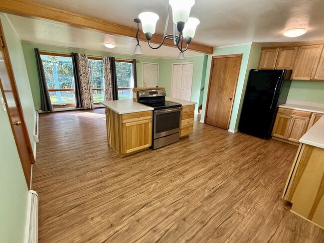 Building Photo - Beautiful 3 bd, 2 bath home for rent in Fairbanks!