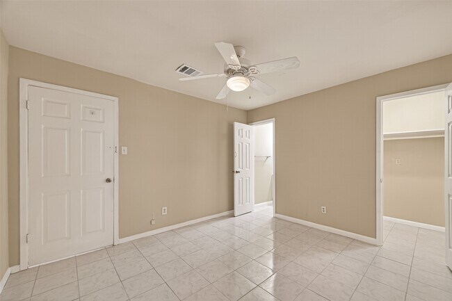 Building Photo - 12006 New Brunswick Dr