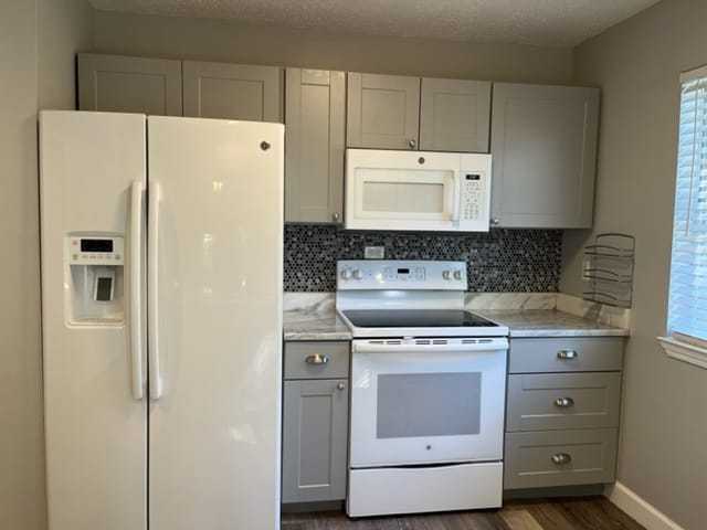 Building Photo - 24883 Ivy Ln