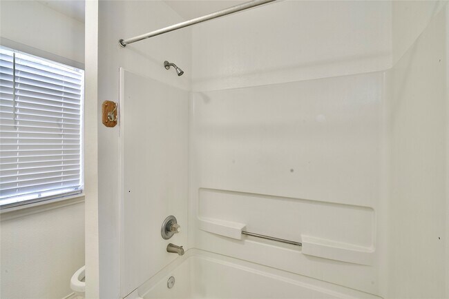 Building Photo - 21618 Misty Fall Ln
