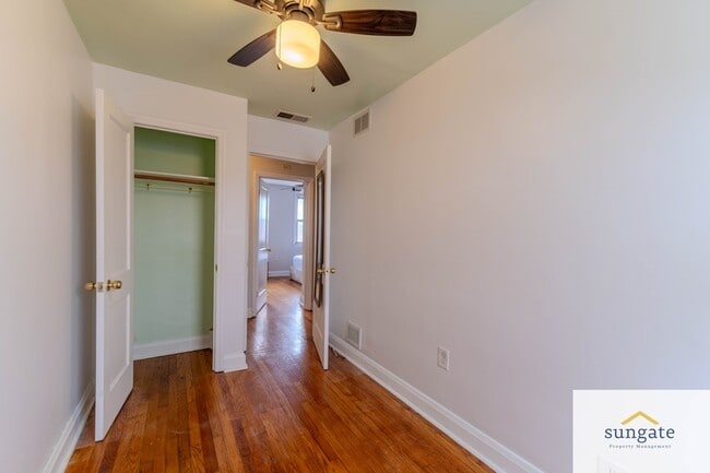 Building Photo - 8666 Oak Rd