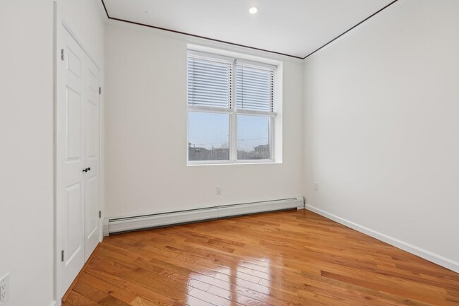 Building Photo - 239 Desoto Pl