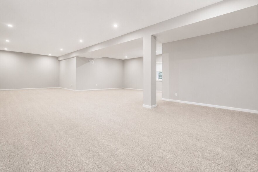 Building Photo - 807 Littleton Dr