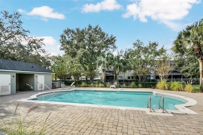 Building Photo - 3717 Clubside Pointe Dr