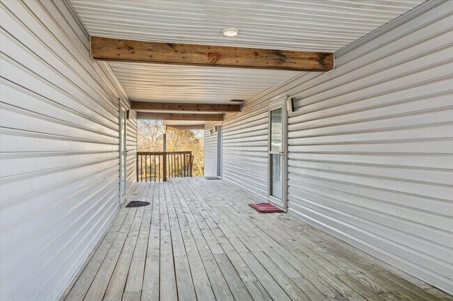Building Photo - 1563 N King St