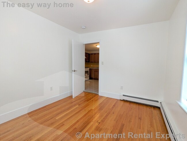 Building Photo - 322 Lowell St