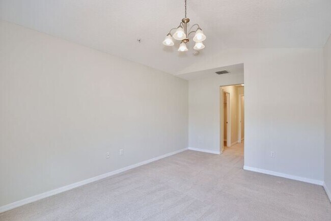 Building Photo - Stylish 3/2.5 Townhome with Open Floor Pla...