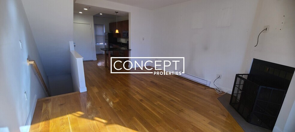Building Photo - 40 Medford St