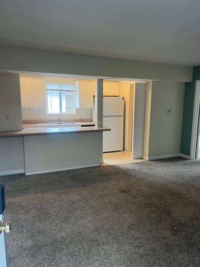 Building Photo - 2678 Santa Ana Ave