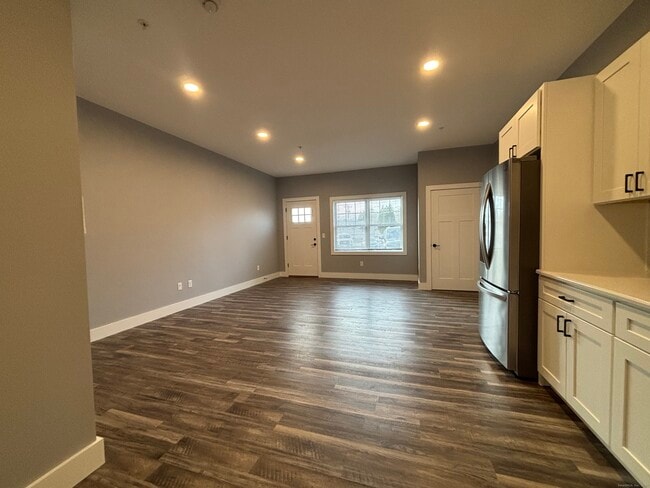 Building Photo - 303 Norwich-New London Turnpike