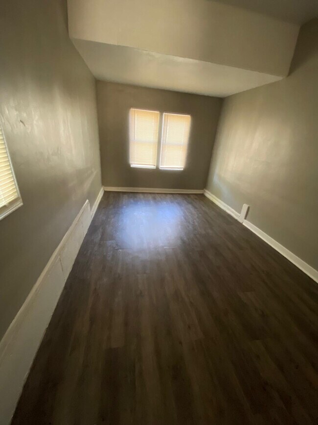 Building Photo - 210 W Jacobs Dr